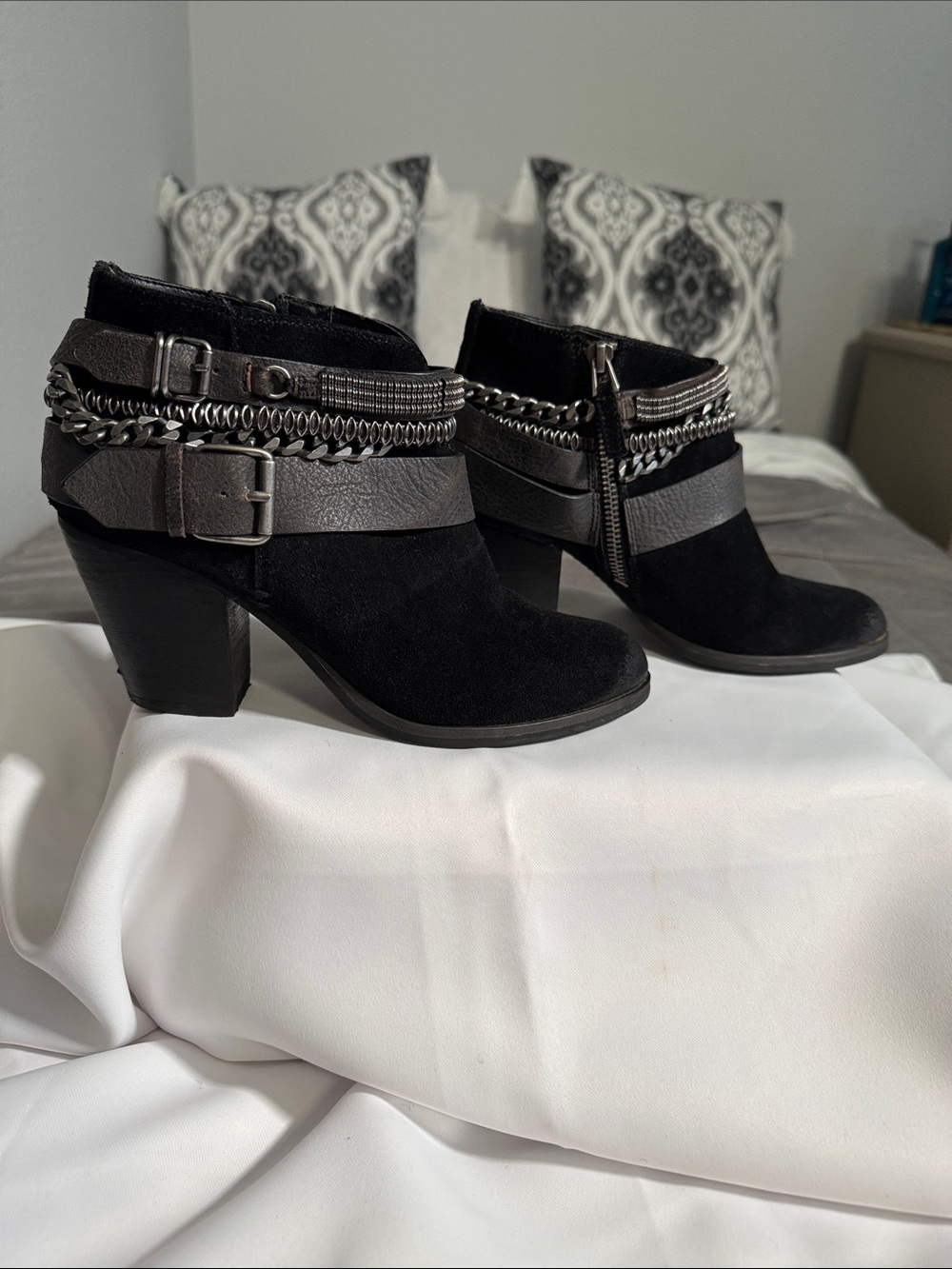 Trouvé Black Ankle Booties with Chain & Buckle Trim Sz 7 M